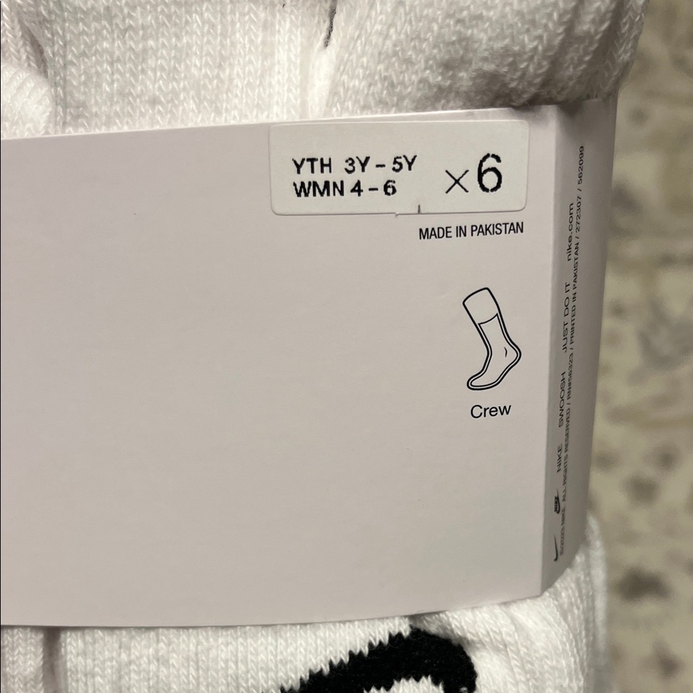 Nike Everyday Kids White Crew Socks - 6 pack - Picture 3 of 6